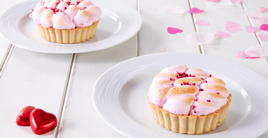 Send hearts into a flutter this Valetine’s Day with our blushing pink meringue and tempting chocolate cake duo - the perfect combination to send your menu and desserts counter into a Valentines whirlwind.